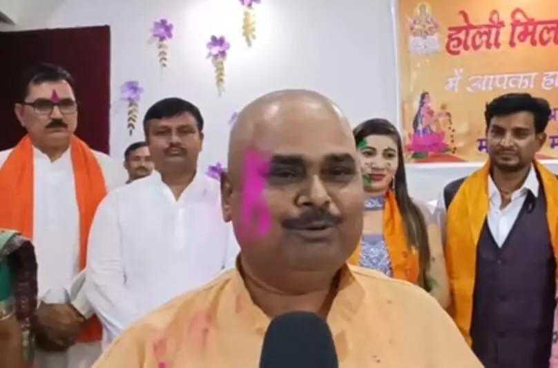 वडोदरा : महा छठ मण्डल द्वारा होली मिलन समारोह एवं संगीत संध्या का आयोजन, रंग-गुलाल और गीतों के साथ मनाया गया वसंतोत्सव वडोदरा : महा छठ मण्डल द्वारा होली मिलन समारोह एवं संगीत संध्या का आयोजन, रंग-गुलाल और गीतों के साथ मनाया गया वसंतोत्सव