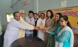 अंतरराष्ट्रीय महिला दिवस पर व्यापार मंडल ने वैद्य वर्णिका को किया सम्मानित