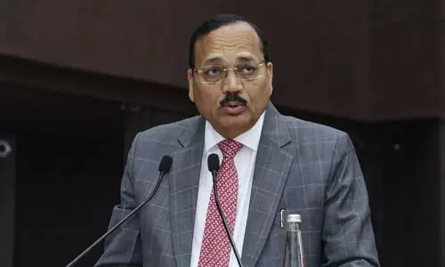 आधी रात को ये सब पिटिशन ड्राफ्ट करते हो क्या? वकील नहीं होते तो जुर्माना लगाता, शराब से जुड़ी PIL पर भड़के CJI