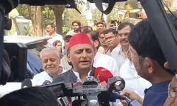 शंकराचार्य अविमुक्तेश्वरानंद से मिले अखिलेश यादव, बोले- नकली संतों का अंत होने जा रहा है