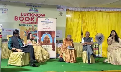 रवीन्द्रालय चारबाग में लखनऊ पुस्तक मेला : दूसरा दिन