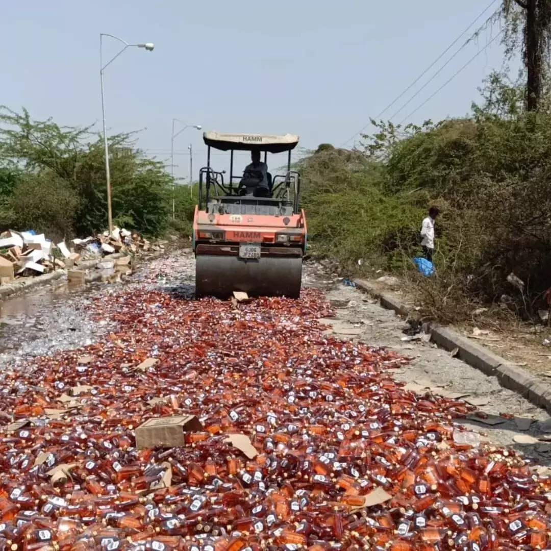 “ઓપરેશન પરાક્રમ” હેઠળ વડોદરા ગ્રામ્ય પોલીસનો કડક પ્રહાર “ઓપરેશન પરાક્રમ” હેઠળ વડોદરા ગ્રામ્ય પોલીસનો કડક પ્રહાર