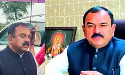 कौन है ज्योतिषी अशोक खरात, 58 महिलाओं के अश्लील वीडियो मिले, दफ्तर में लगे खुफिया कैमरों से जाल में फंसाता था