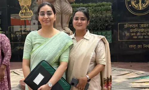 अखिलेश शुक्ला के  परिवार की बेटी बनी डिप्टी एसपी और बहू सेल्स टैक्स ऑफिसर; इन होनहारों ने रोशन किया नाम