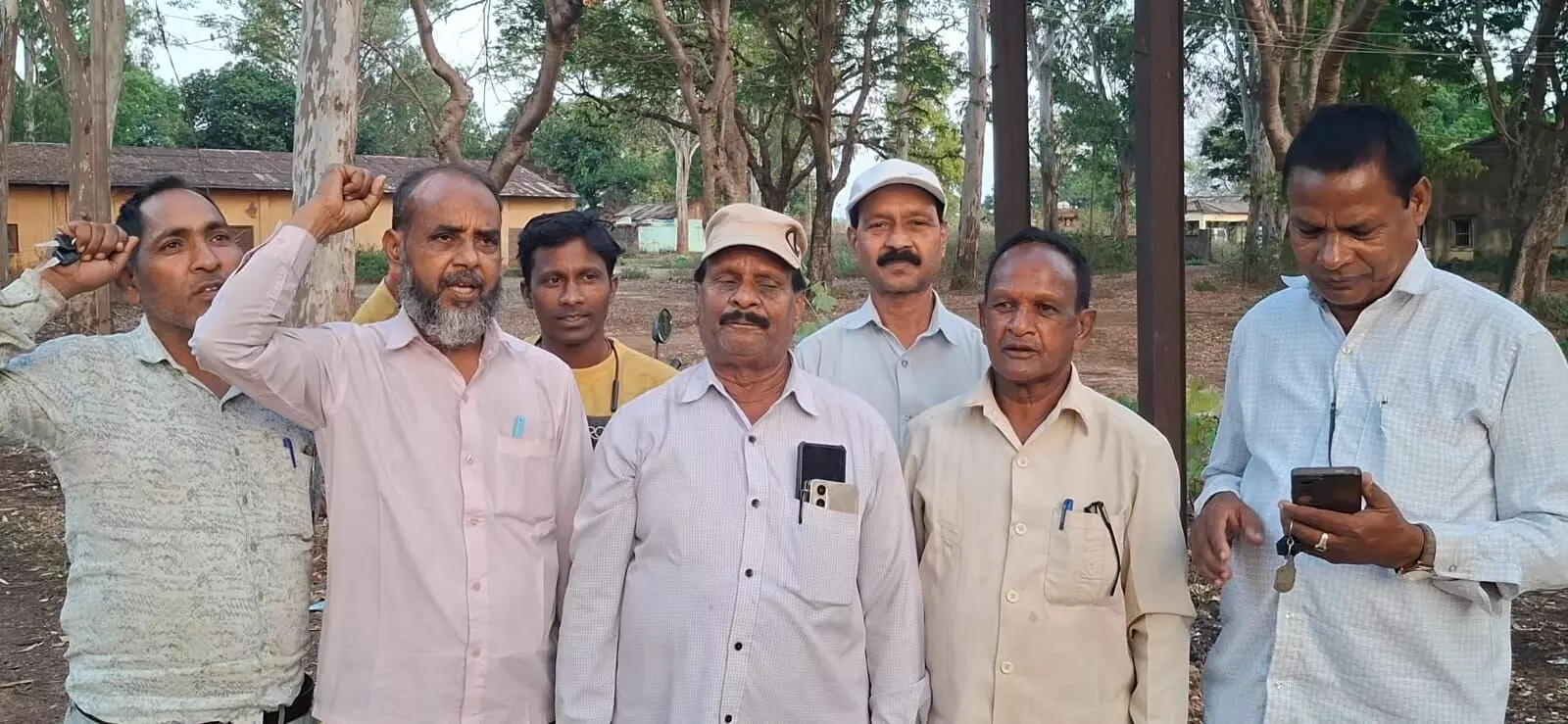 विस्थापित एवं स्थानीय समन्वय समिति की अहम बैठक सम्पन्न, आंदोलन को लेकर रणनीति तय विस्थापित एवं स्थानीय समन्वय समिति की अहम बैठक सम्पन्न, आंदोलन को लेकर रणनीति तय