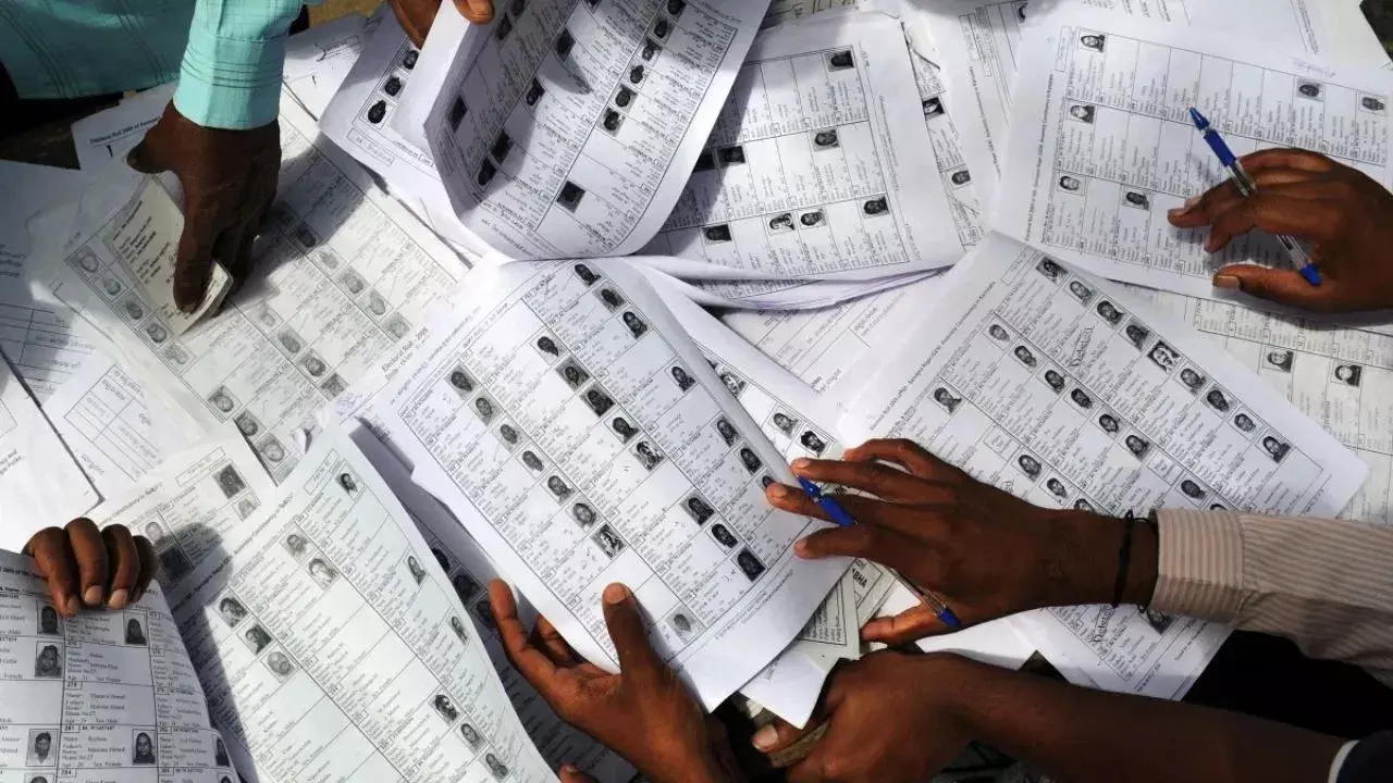 नोएडा-लखनऊ से लेकर इलाहाबाद तक, जहां BJP का दबदबा वहीं कटे ज्यादा वोट नोएडा-लखनऊ से लेकर इलाहाबाद तक, जहां BJP का दबदबा वहीं कटे ज्यादा वोट