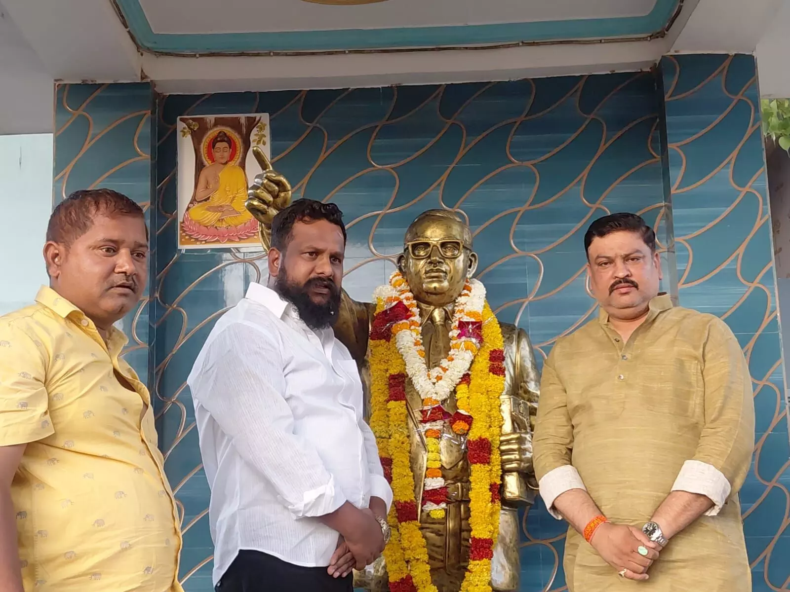 बाबा तेरा मिशन अधूरा, अखिलेश यादव करेंगे पूरा : पवन पांडे बाबा तेरा मिशन अधूरा, अखिलेश यादव करेंगे पूरा : पवन पांडे