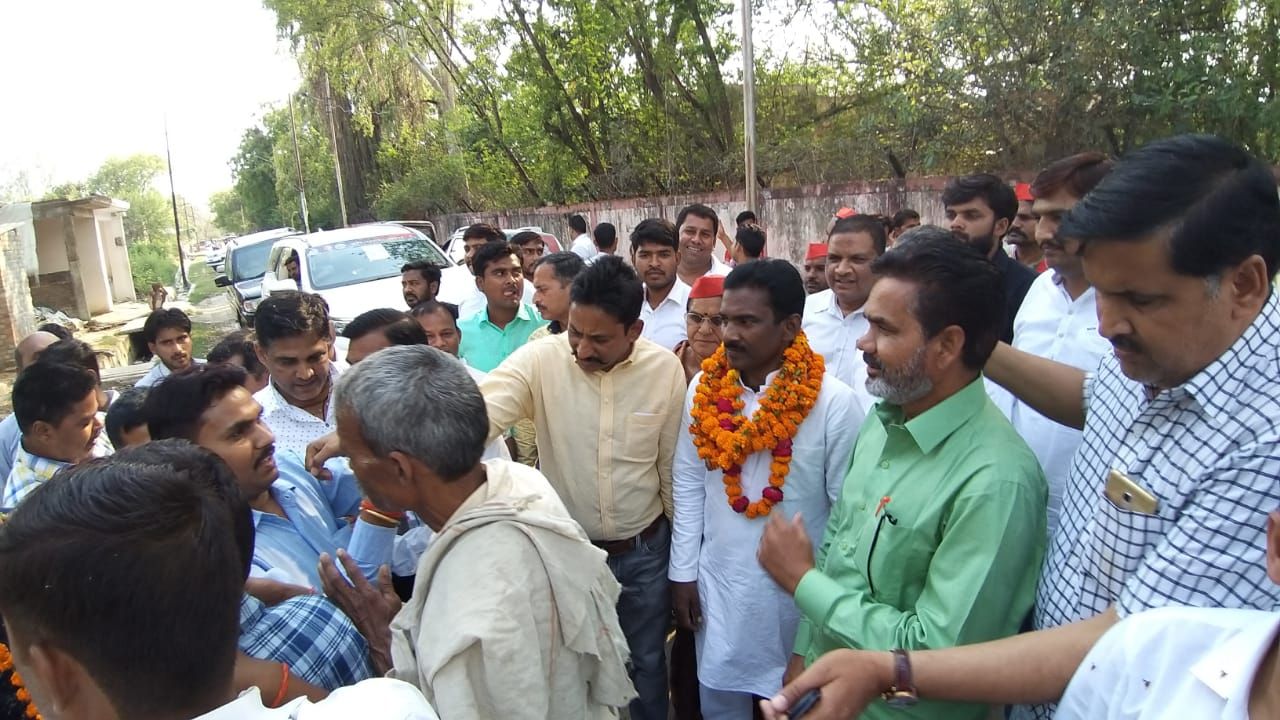 हमारी प्राथमिकता चिकित्सा व शिक्षा को जन-जन तक उपलब्ध कराना - सी0एल0 वर्मा