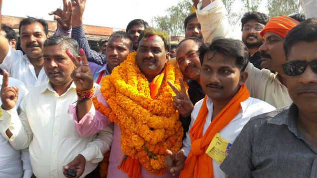 घोटाले के आरोपी को योगी के मंत्री ने जिले में कराया तैनात घोटाले के आरोपी को योगी के मंत्री ने जिले में कराया तैनात