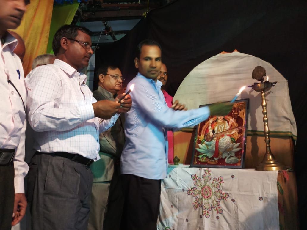 पूर्वांचल के पत्रकारों का किया गया सम्मान पूर्वांचल के पत्रकारों का किया गया सम्मान