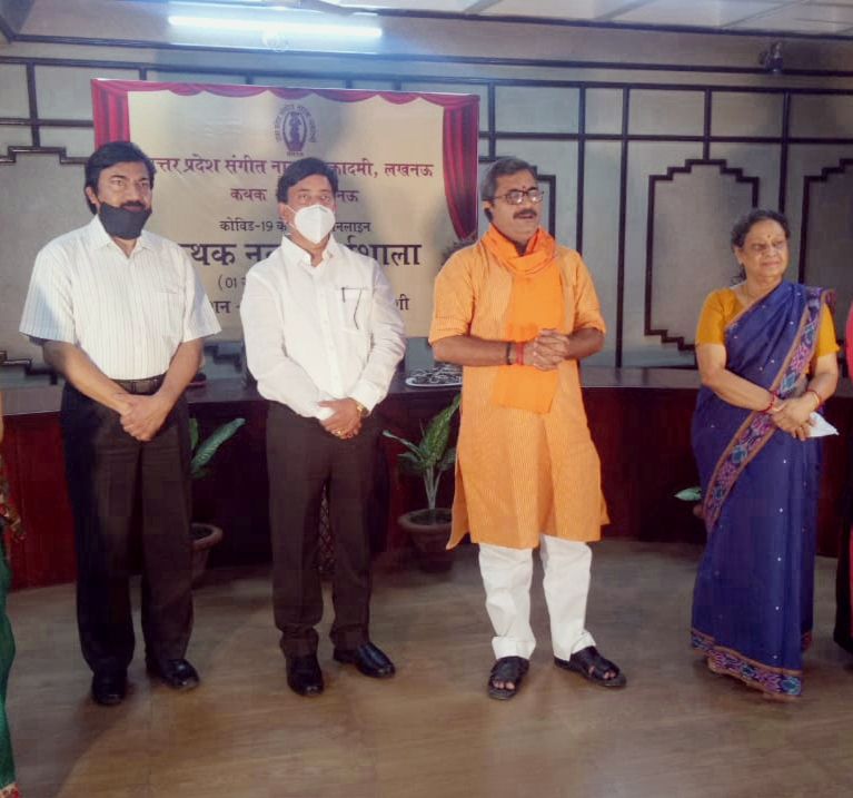 संगीत हमारी संस्कृति का आत्म तत्व: डा.नीलकण्ठ तिवारी संगीत हमारी संस्कृति का आत्म तत्व: डा.नीलकण्ठ तिवारी