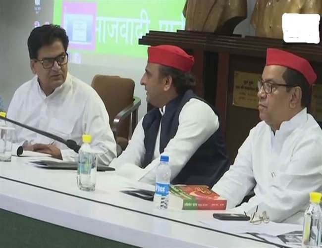 सपा कार्यकारिणी : गठबंधन व सीट बंटवारे पर अखिलेश यादव ही लेंगे फैसला