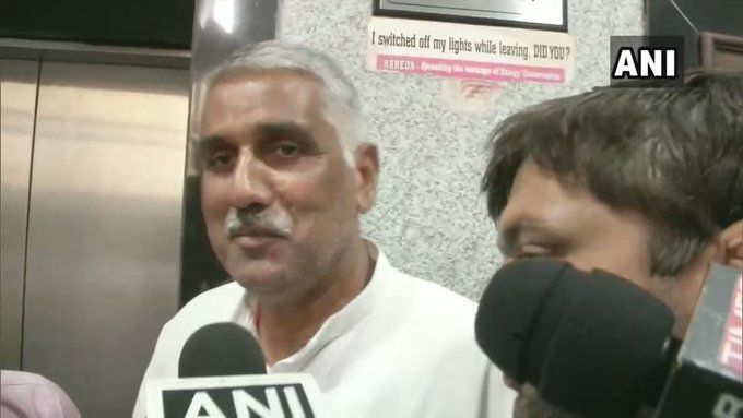 सोमवीर सांगवान, हरियाणा के दादरी निर्वाचन क्षेत्र से निर्दलीय विजेता उम्मीदवार, यह पूछे जाने पर कि क्या वह भाजपा के नेतृत्व वाली सरकार को समर्थन देंगे: मैंने अपना समर्थन दिया है।