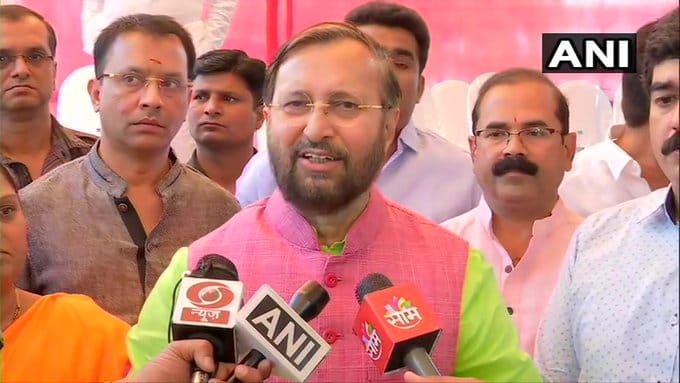 जनता की मांग पर कल शनिवार 28 मार्च से रामायण का प्रसारण पुनः दूरदर्शन के नेशनल चैनल पर शुरू होगा।  पहला एपिसोड सुबह 9.00 बजे और दूसरा एपिसोड रात 9.00 बजे होगा ।