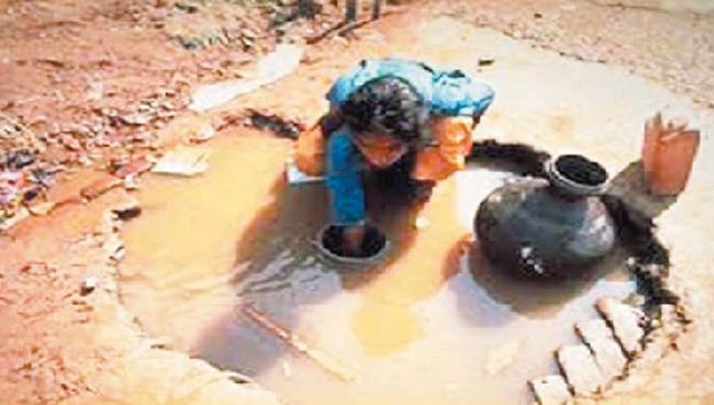 ग्रामीण क्षेत्रों में संसाधनों का दुरुपयोग
