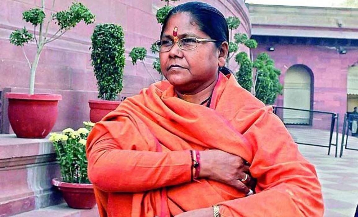 निरंजन ज्योति ने छूट चुकी श्रमशक्ति एक्सप्रेस को रुकवाने का प्रयास किया