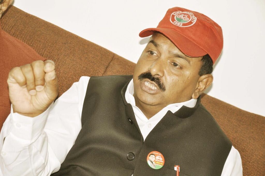 विकास यादव ने समाजवादी यूवजन सभा से 6 लोगो को निष्काषित किया विकास यादव ने समाजवादी यूवजन सभा से 6 लोगो को निष्काषित किया