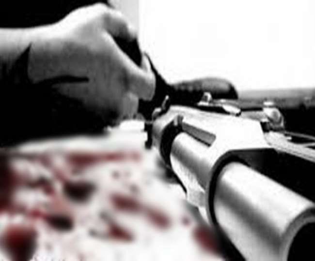 पूर्व विधायक के बेटे की गोली लगने से संदिग्ध हालात में मौत, दो साथी फरार पूर्व विधायक के बेटे की गोली लगने से संदिग्ध हालात में मौत, दो साथी फरार