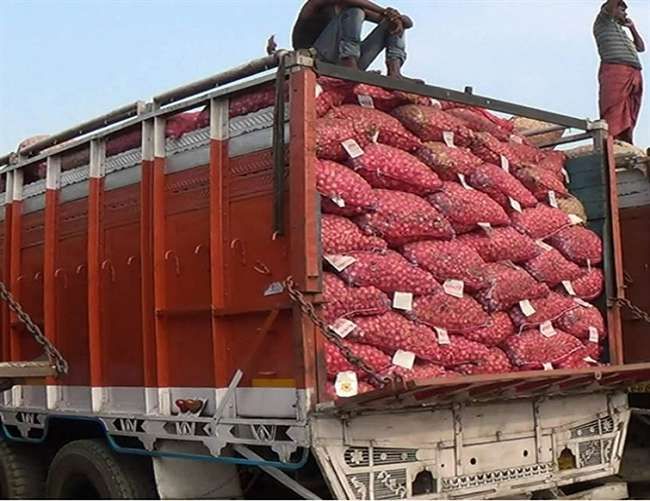 हाय री महंगाई : मेरठ से जयपुर जा रहा प्याज से लदा ट्रक किडनैप्ड, चालक फरार