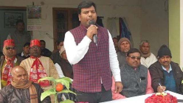 सपा प्रत्याशी प्रवीण कुमार निषाद ने नामांकन दाखिल किया सपा प्रत्याशी प्रवीण कुमार निषाद ने नामांकन दाखिल किया