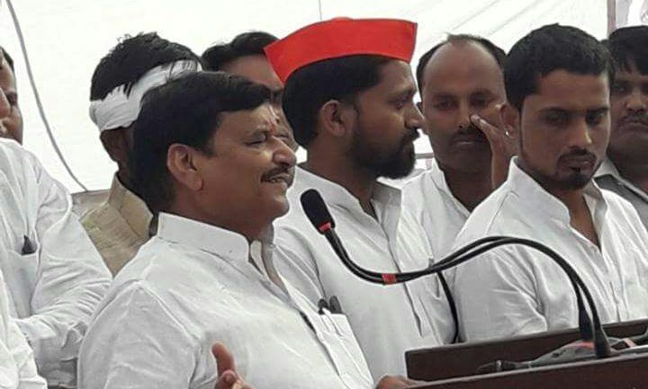 सुन्दरलाल यादव को श्रद्धांजलि देने पहुंचे शिवपाल