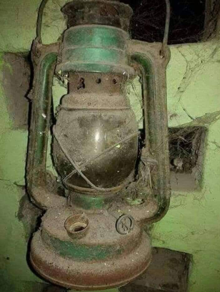 दीपक का बुझना हर बार अपशकुन नहीं होता भाई! कई बार दिए का बुझना पूरे राज्य के लिए सुख शांति ले कर आता है। दीपक का बुझना हर बार अपशकुन नहीं होता भाई! कई बार दिए का बुझना पूरे राज्य के लिए सुख शांति ले कर आता है।