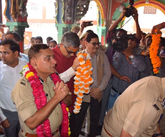 मुख्य सचिव-DGP ने लिया दीपोत्सव की तैयारियों का जायजा, हनुमानगढ़ी में किए दर्शन