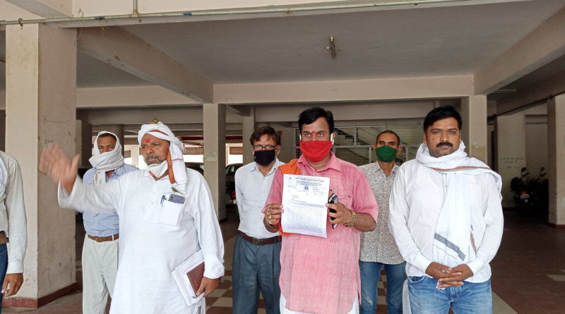 ब्राह्मण परिवार पर हुए जानलेवा हमले को लेकर अखिल भारतवर्षीय ब्राह्मण महासभा ने ज्ञापन सौपा ब्राह्मण परिवार पर हुए जानलेवा हमले को लेकर अखिल भारतवर्षीय ब्राह्मण महासभा ने ज्ञापन सौपा