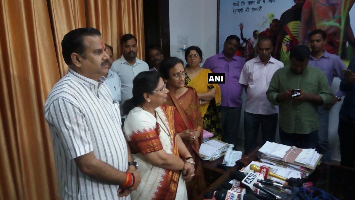 सपा एलएमसी डॉ.सरोजिनी अग्रवाल का इस्तीफा, भाजपा में शामिल सपा एलएमसी डॉ.सरोजिनी अग्रवाल का इस्तीफा, भाजपा में शामिल