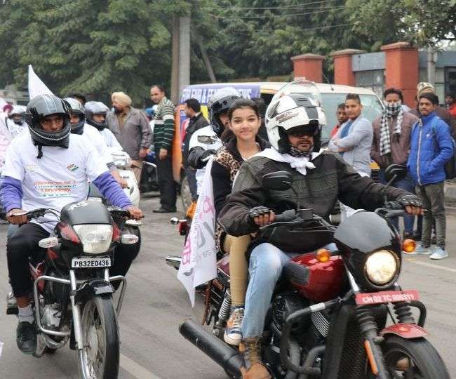 मोटरसाइकिल रैली से आज देंगे वोट करने का संदेश