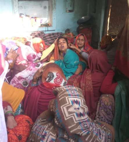 ट्रैक्टर-ट्राली को बस ने मारी टक्कर, किशोर की मौत, चार घायल ट्रैक्टर-ट्राली को बस ने मारी टक्कर, किशोर की मौत, चार घायल