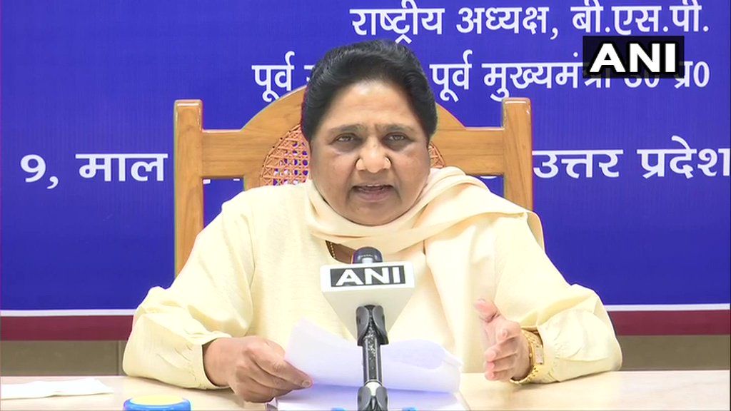 चुनावों के दौरान रोड शो और नमाज अदा करना एक फैशन बन गया है आयोग को रोक लगानी चाहिए चुनावों के दौरान रोड शो और नमाज अदा करना एक फैशन बन गया है आयोग को रोक लगानी चाहिए