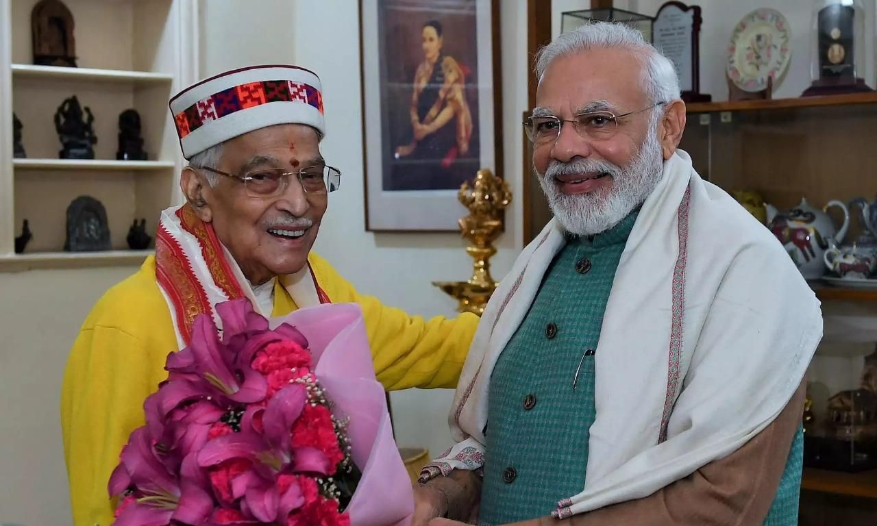 प्रधानमंत्री नरेन्द्र मोदी ने वरिष्ठ बीजेपी नेता डॉ. मुरली मनोहर जोशी से मुलाकात करके उनको जन्मदिन की बधाई दी।