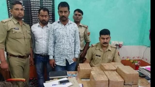 चेकिंग के दौरान हावड़ा दुरंतो से दो करोड़ कैश बरामद चेकिंग के दौरान हावड़ा दुरंतो से दो करोड़ कैश बरामद