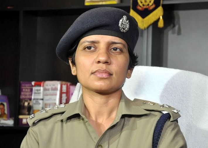 मेरठ: एसएसपी मंजिल सैनी ने मेरठ आरआई सत्यप्रकाश शर्मा को सस्पेंड किया, ट्रेनी महिला सिपाही से की थी छेड़छाड़।