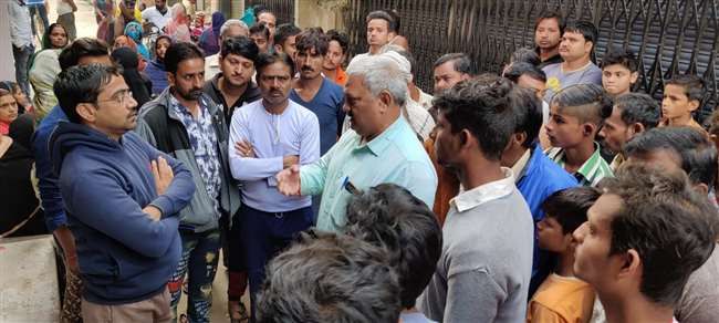 लालगोपालगंज में आभूषण व खाद की दुकानों में लाखों की चोरी, चेहरे सीसीटीवी में कैद लालगोपालगंज में आभूषण व खाद की दुकानों में लाखों की चोरी, चेहरे सीसीटीवी में कैद