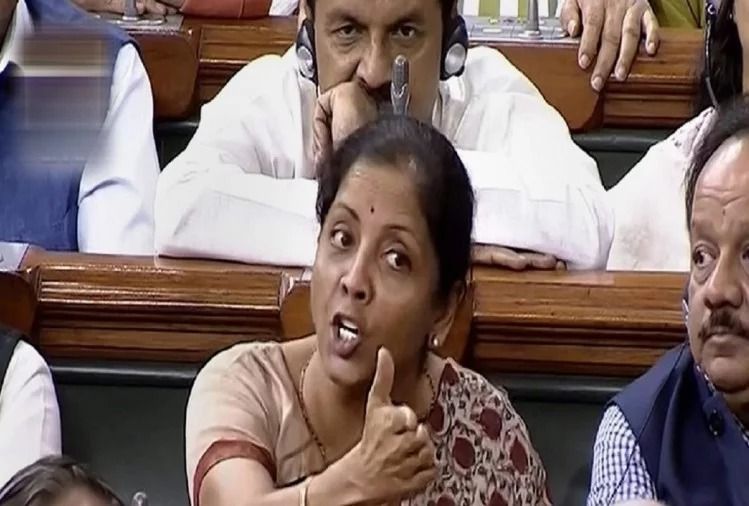 क्या राफेल डील पर झूठ बोल रही हैं रक्षा मंत्री, क्यों लहराया रद्द हुए समझौते का कागज? क्या राफेल डील पर झूठ बोल रही हैं रक्षा मंत्री, क्यों लहराया रद्द हुए समझौते का कागज?