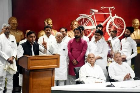 भारत की आजादी के मायने बदलना चाहती है बीजेपी: अखिलेश यादव भारत की आजादी के मायने बदलना चाहती है बीजेपी: अखिलेश यादव