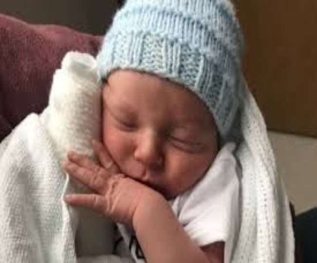 विमान के टॉयलेट में बच्चे को दिया जन्म, लखनऊ में हुई इमरजेंसी लैंडिंग