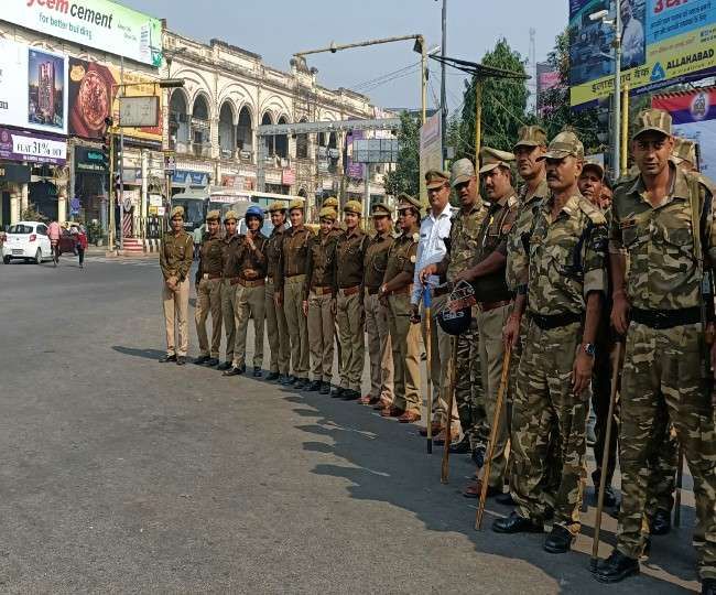 UP में कड़ी चौकसी, भड़काऊ पोस्ट पर 37 गिरफ्तार, देर रात पकड़े गए 25 लोग UP में कड़ी चौकसी, भड़काऊ पोस्ट पर 37 गिरफ्तार, देर रात पकड़े गए 25 लोग