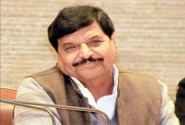 चाचा शिवपाल यादव ने भतीजे का किया बचाव