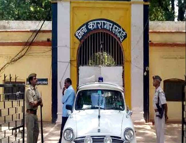 बंदी ने दांत से काटा दुष्कर्म के आरोपी नूर मोहम्मद का प्राइवेट पार्ट बंदी ने दांत से काटा दुष्कर्म के आरोपी नूर मोहम्मद का प्राइवेट पार्ट