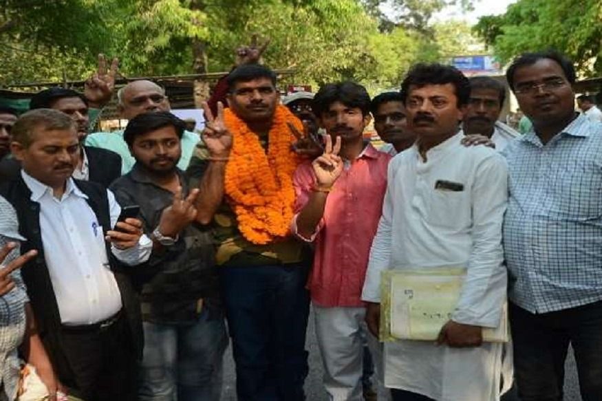 तो ...इन वजहों से तेज बहादुर यादव को दिया सपा ने टिकट! तो ...इन वजहों से तेज बहादुर यादव को दिया सपा ने टिकट!