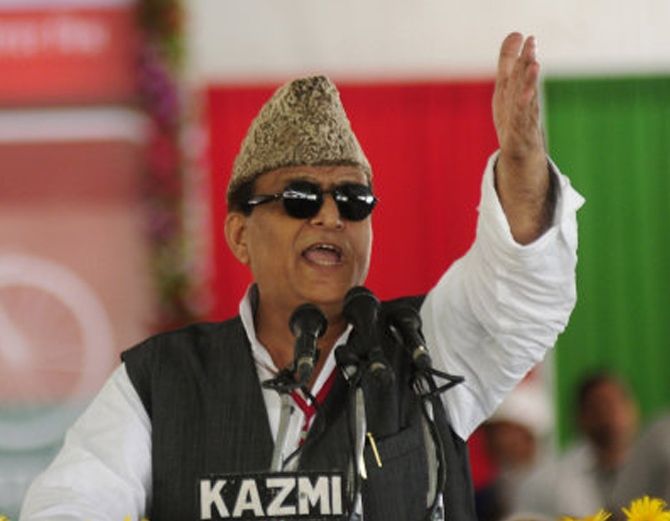 आज़म ने लिया यू टर्न, कहा आइटम गर्ल बन गया हूं मैं