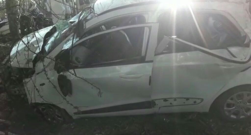 बनासकांठा : पालनपुर (गुजरात) के खरोडिया के पास अचानक दो कार का हुआ एक्सीडेंट एक व्यक्ति के मरने की खबर और दो व्यक्ति घायल हुए हैं, घायलों को पालनपुर के सिविल अस्पताल में भर्ती कराया गया है