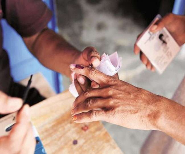 तीसरे चरण की 10 सीटों पर थमा प्रचार, 23 अप्रैल को मतदान, तीसरा चरण सपा के लिए बेहद महत्वपूर्ण 10 सीटों में से 9 पर लड़ रही सपा