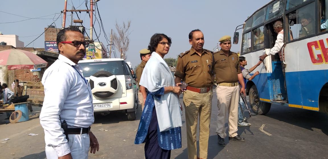 एसपी ट्रैफिक और एडीएम वित्त ने बिलारी क्षेत्र का दौरा करके शांति और कानून व्यवस्था का जायजा लिया एसपी ट्रैफिक और एडीएम वित्त ने बिलारी क्षेत्र का दौरा करके शांति और कानून व्यवस्था का जायजा लिया