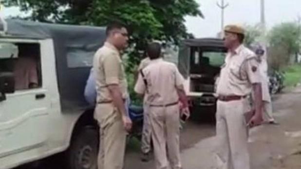 पुलिस ने रकबर को अस्पताल पहुंचाने से पहले गायों को गौशाला पहुंचाया? पुलिस ने रकबर को अस्पताल पहुंचाने से पहले गायों को गौशाला पहुंचाया?