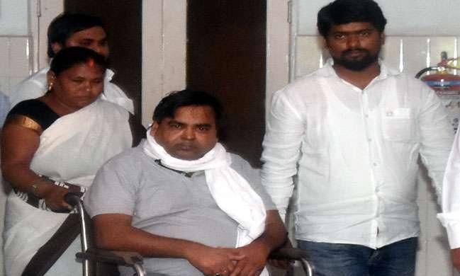 खनन घोटाले में आरोपित पूर्व मंत्री गायत्री प्रजापति का केजीएमयू में हाई वोल्टेज ड्रामा, भेजे गए जेल