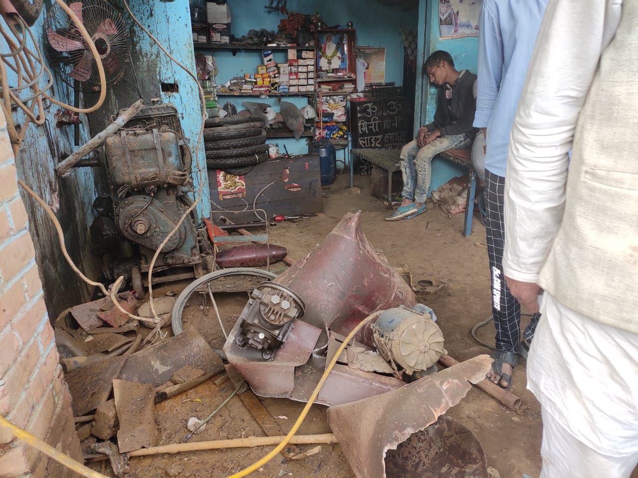 टंकी में हवा भरते समय टंकी फटने से पत्नी की मौत